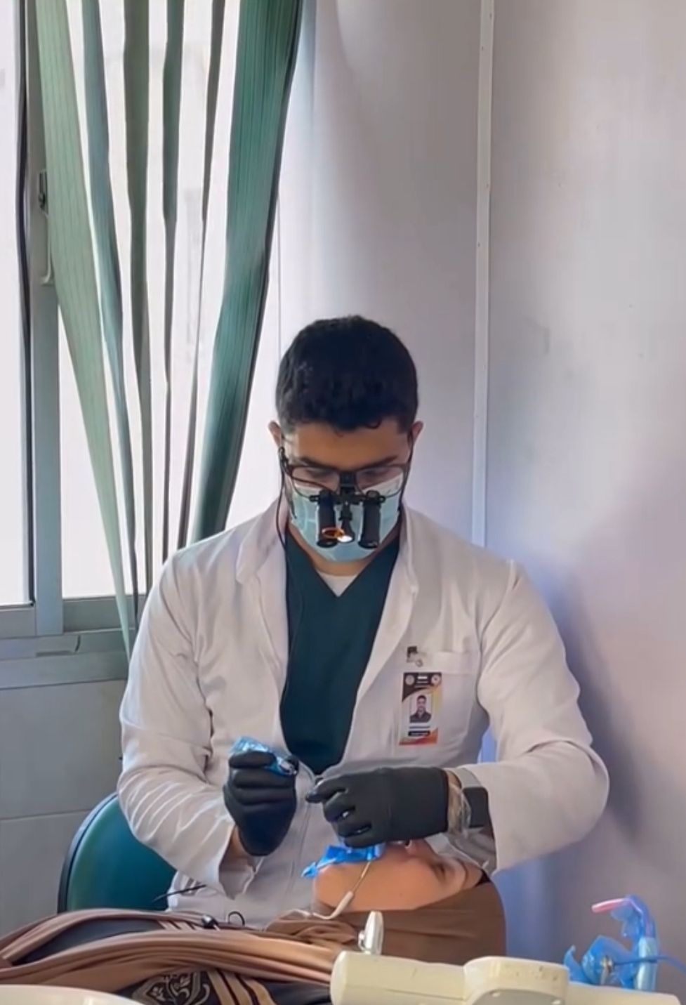 Smile makeover by Dr. Ahmed Elqadoum - Case 4